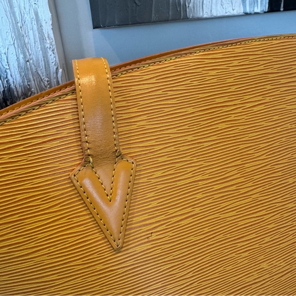 Louis Vuitton Epi St Jacques GM - Picture 8 of 17